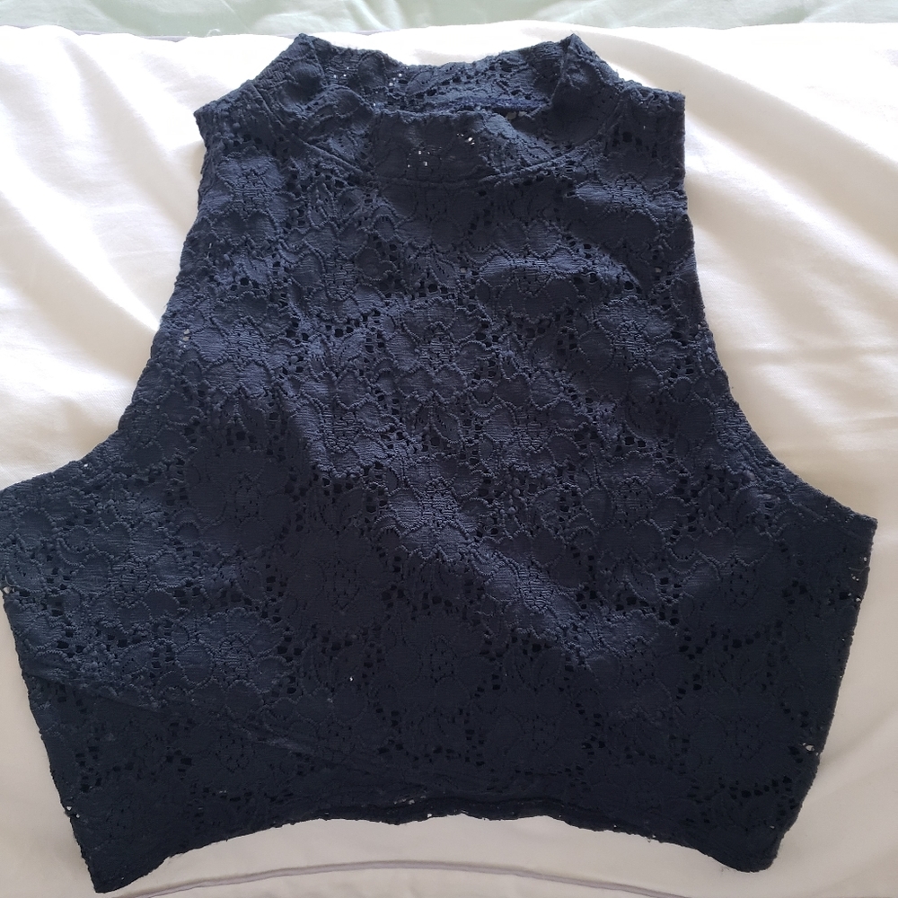 HOLLISTER LACES CROP TANK TOP
